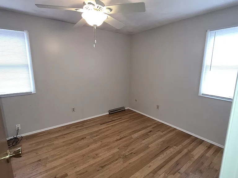 140 Cedar Ct — Photo 16