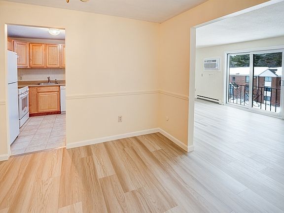 5th image of 388 Great Rd #A9