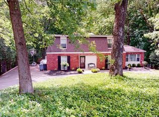 160 Honeysuckle Ln, Huntington, WV 25701
