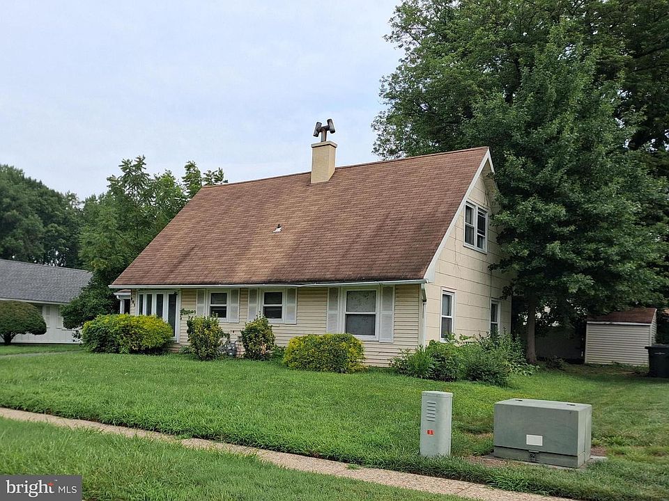 2nd image of 101 Pageant Ln