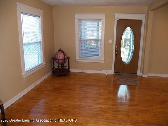 3rd image of 1317 N Walnut St