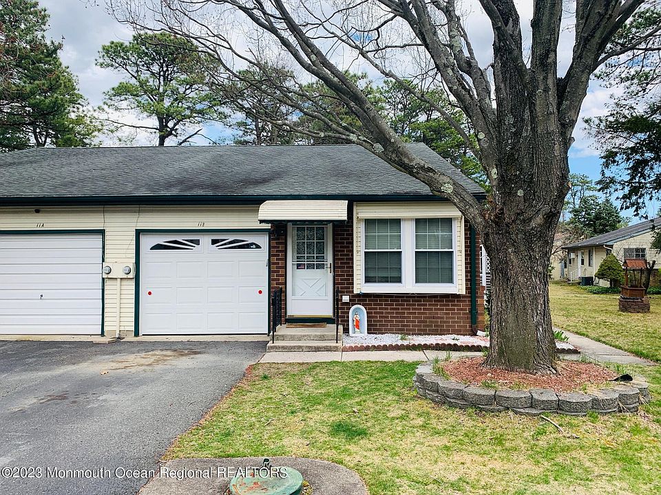 1st image of 11B Maplewood Dr #52