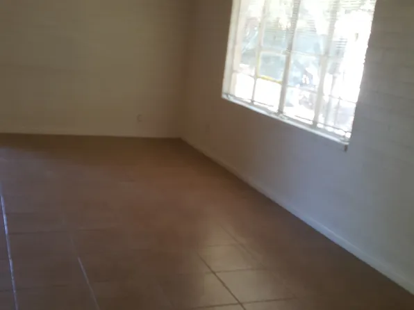 2515 N 48th St #4, Phoenix, AZ 85008