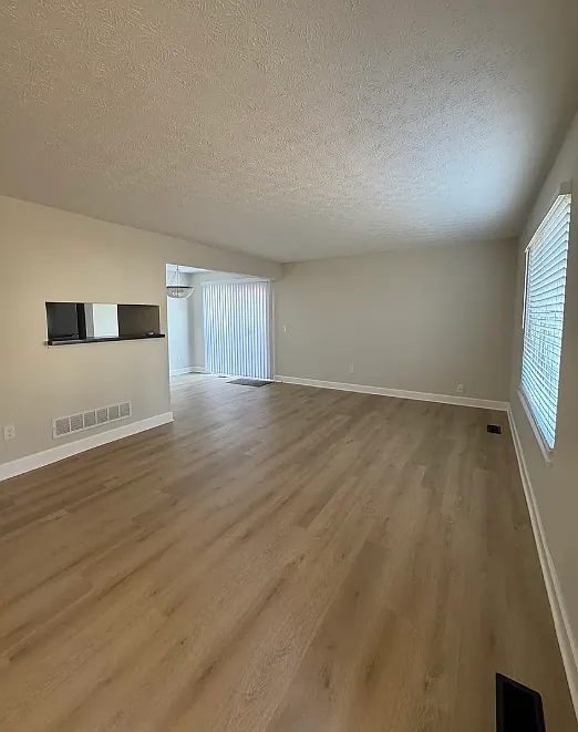 2 bed, 1.5 bath, 1056 sqft, $1,650 — Photo 2