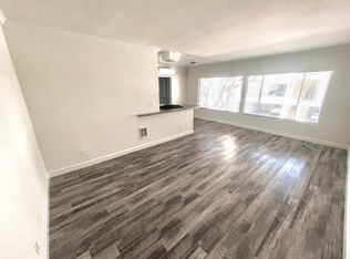 802 N West Knoll Dr, West Hollywood, CA 90069