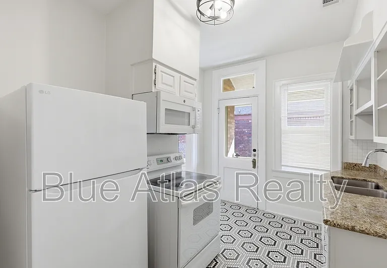 4914 Victor St #3 — Photo 11