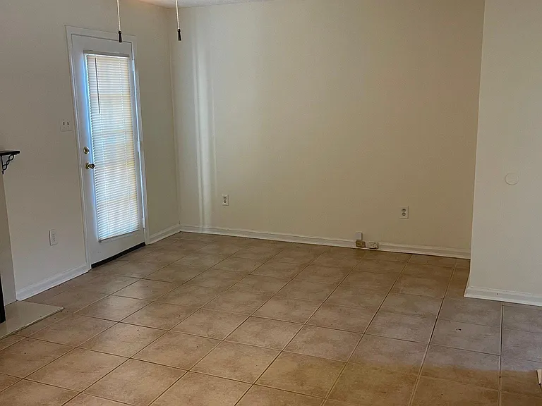121 Barksdale Ct — Photo 12