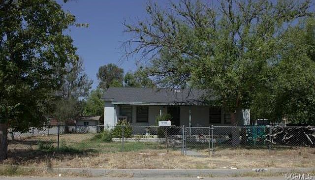 1st image of 4418 N Acacia Ave