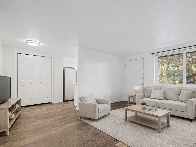 428 E 5th Ave #6 — Photo 18