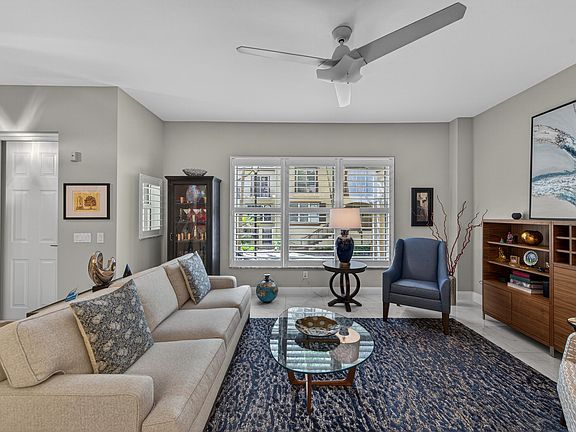 3rd image of 2609 NE 14th Avenue #113