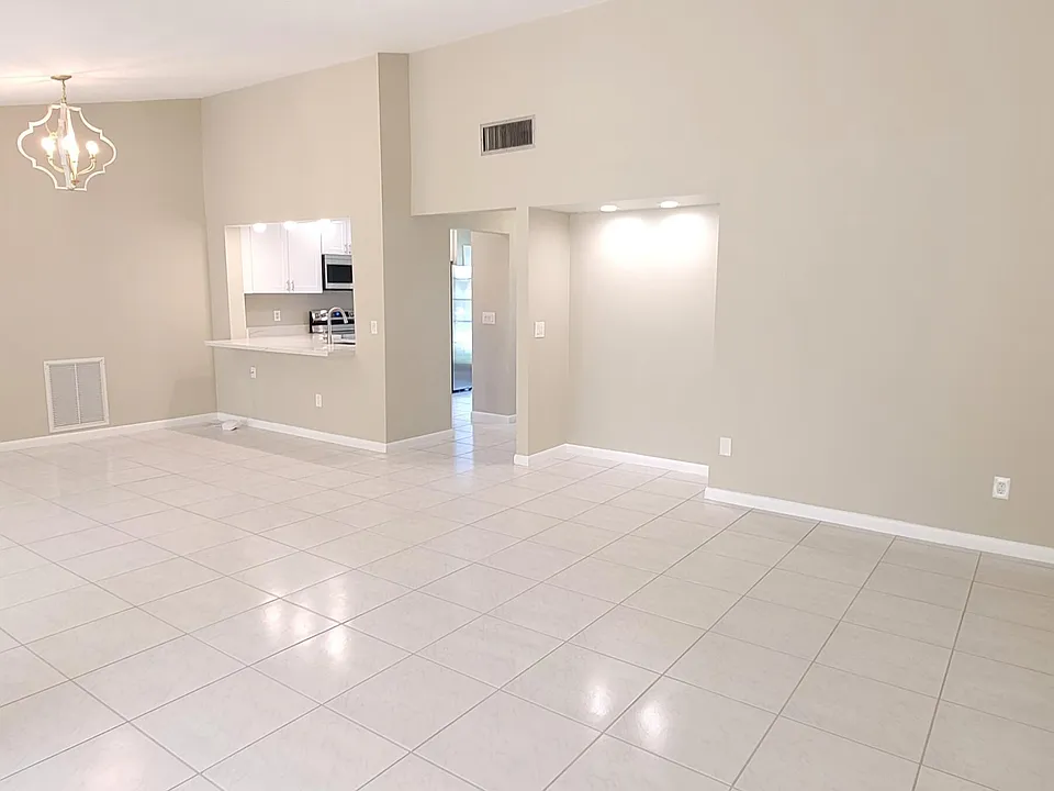 6209 Olivewood Cir