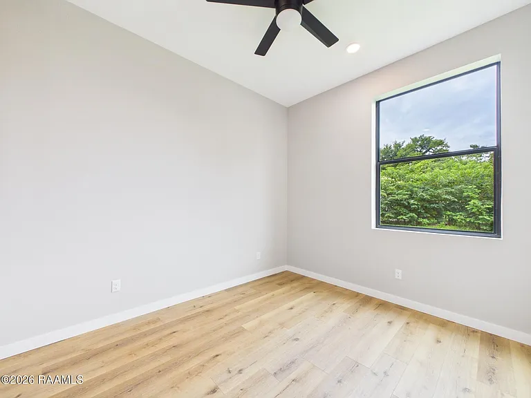 1120 S Washington St #101&201 — Photo 27
