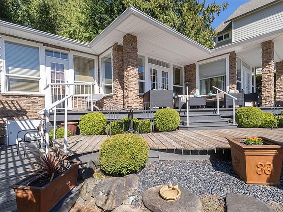 3rd image of 2308 Renfrew Rd