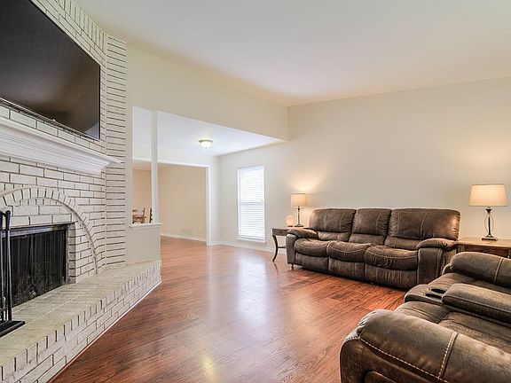 3rd image of 9201 Millwood Dr
