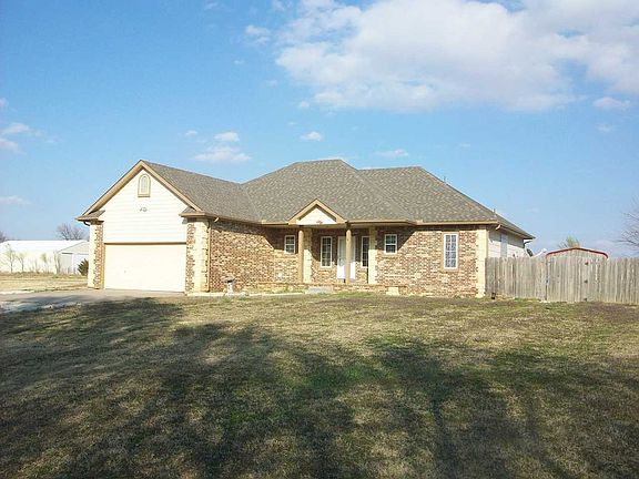 2nd image of 810 Running Horse Ln