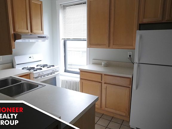 4th image of 1216 N Dearborn St #D1216-b3