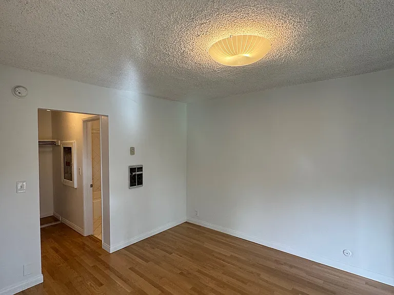 1921 Vista Del Mar St #204 — Photo 8
