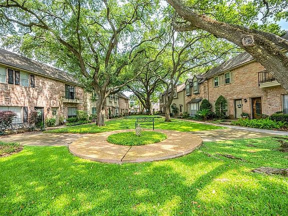 5th image of 14707 Barryknoll Ln APT 165
