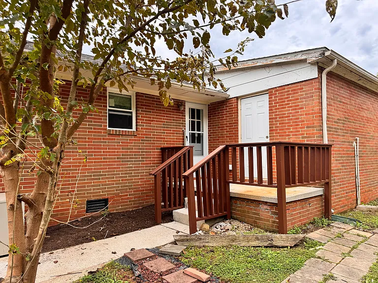 7515 Granda Dr NW — Photo 3