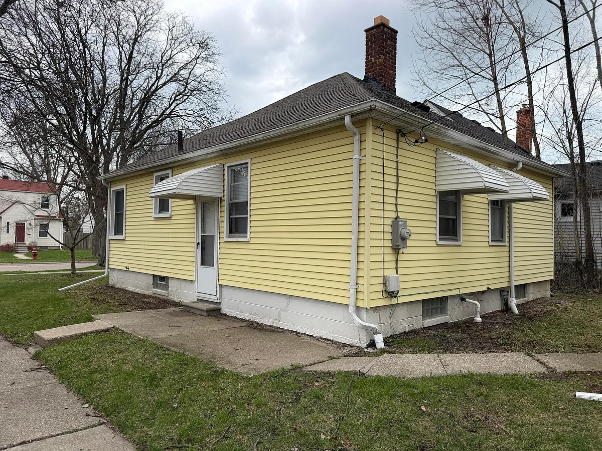 Building Photo - 20202 Washtenaw St