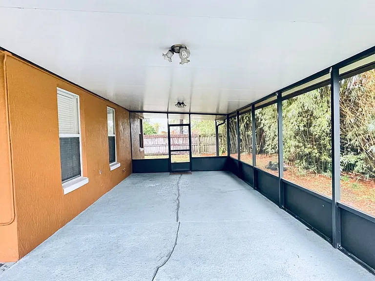 500 Lakescape Ct — Photo 17