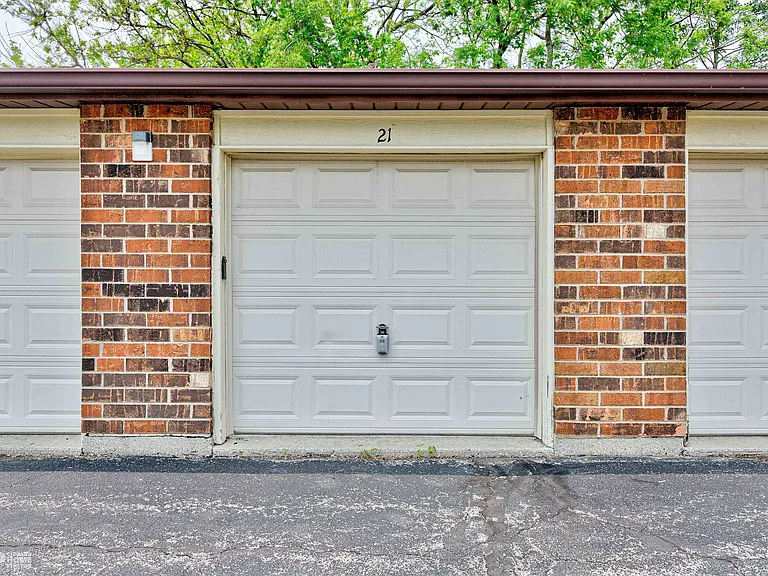 439 Berkshire Dr #36 — Photo 16
