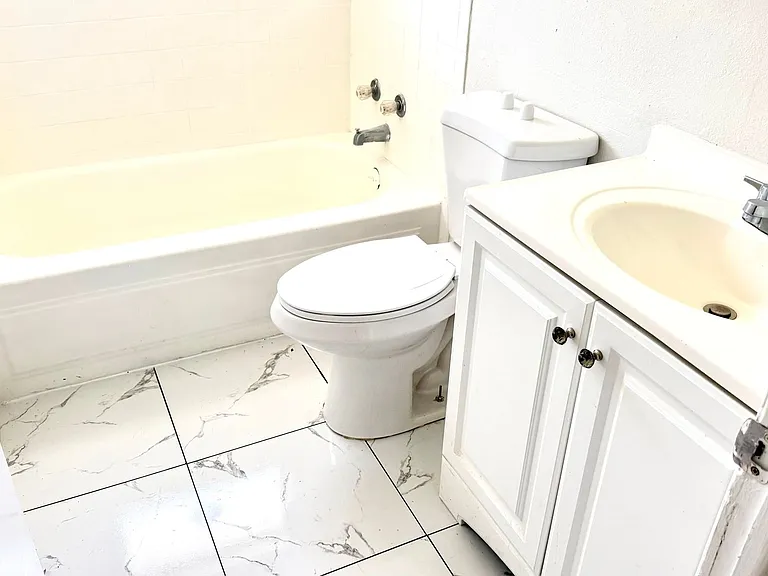 31 S Barbour St — Photo 15