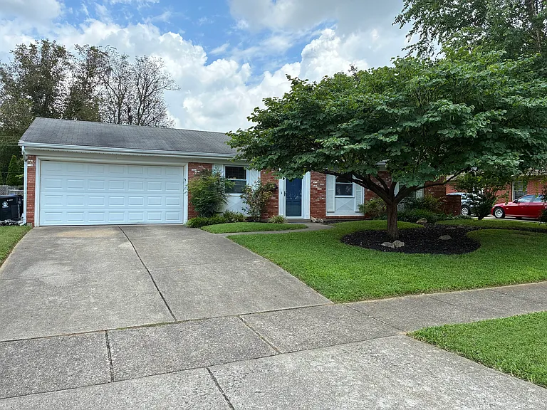 2405 Vinedale Ave — Photo 3