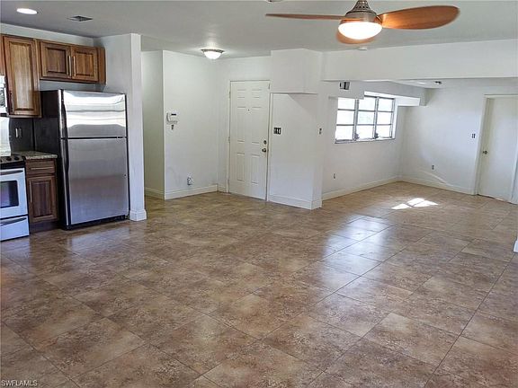 4th image of 3843 La Palma St #E