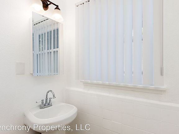 4th image of 455 Magnolia Ave APT 3