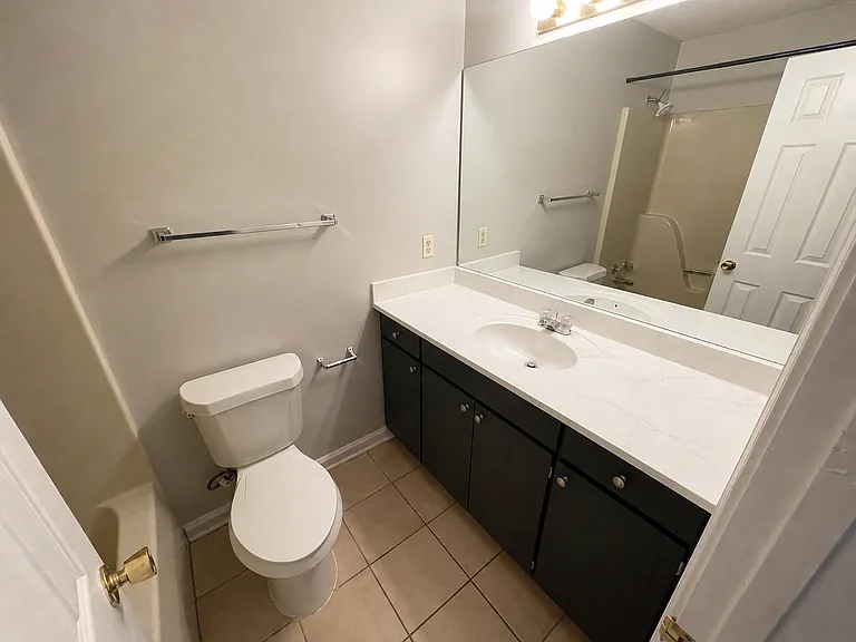 1004 Creekside Pl — Photo 5