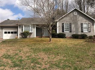 207 Southwood Ct, Fletcher, NC 28732