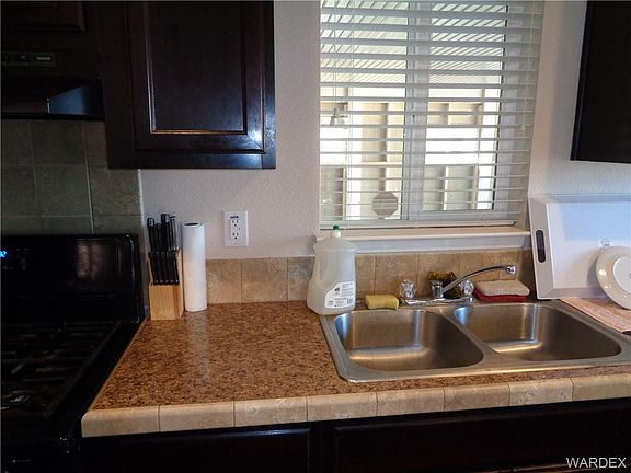 4th image of 826 Riverfront Dr