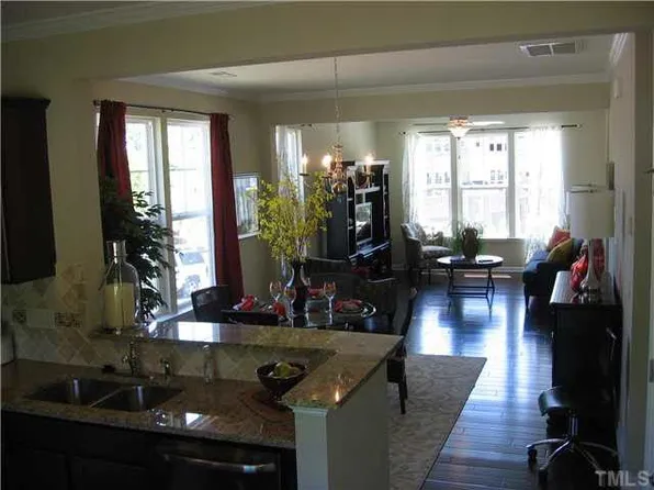 442 Hofman Ct, Cary, NC 27519