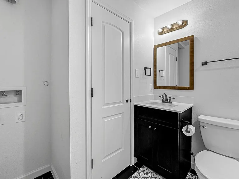 311 Clifton St #B — Photo 9