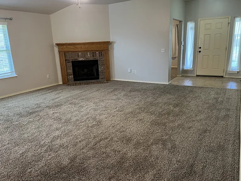 17612 Black Hawk Dr — Photo 4