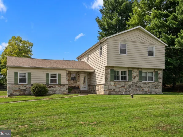 124 Cameron Dr, Holland, PA 18966