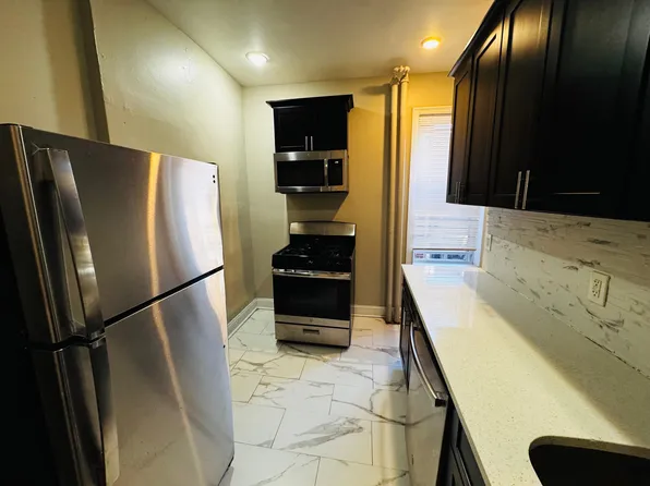 154 Bergen Avenue image 2 of 8