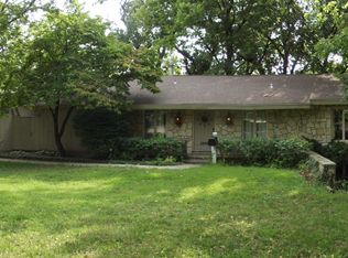 2840 SW Macvicar Ave, Topeka, KS 66611