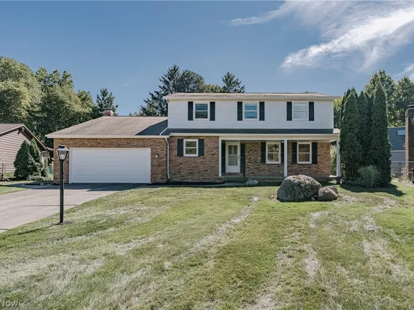 15133 Dogwood Cir, Middleburg Heights, OH 44130