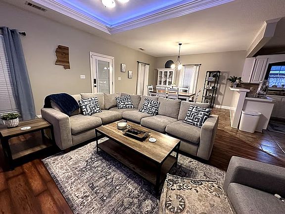 3rd image of 29 Hillcrest Dr Unit 2