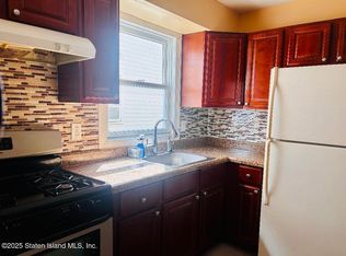 105 Lucille Ave, Staten Island, NY 10309