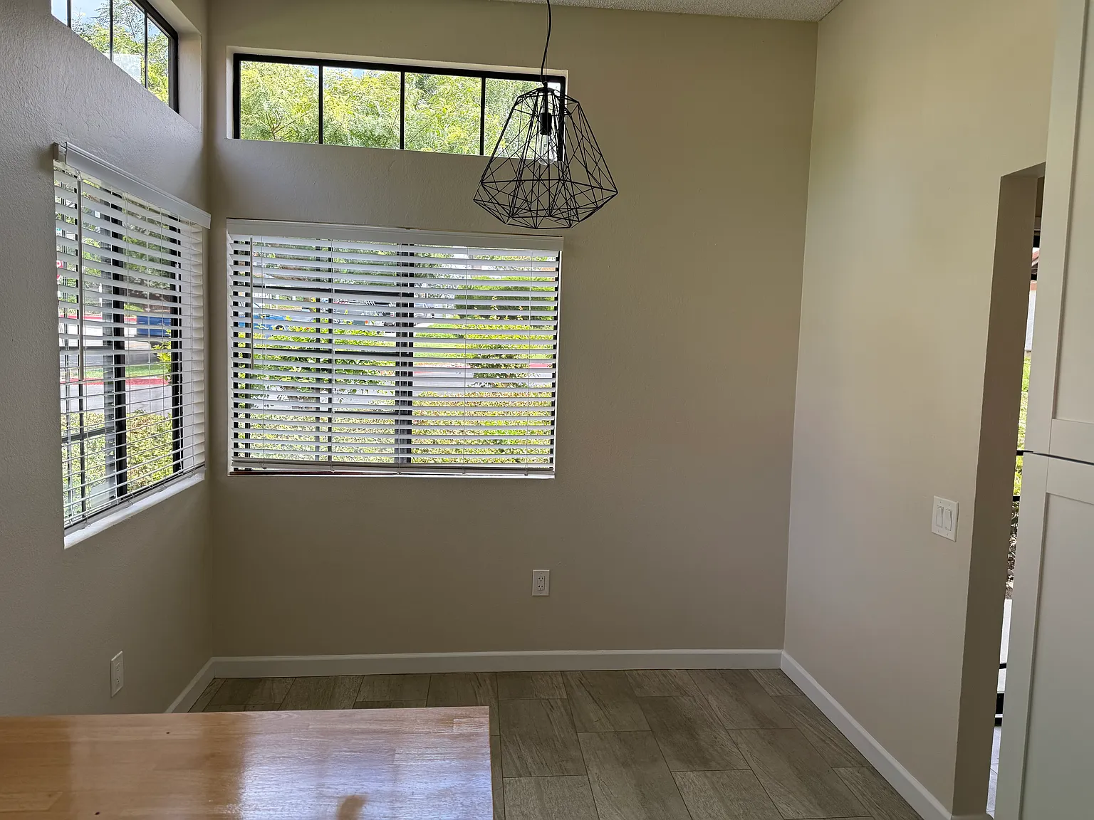 2814 Chatsworth Way — Photo 3