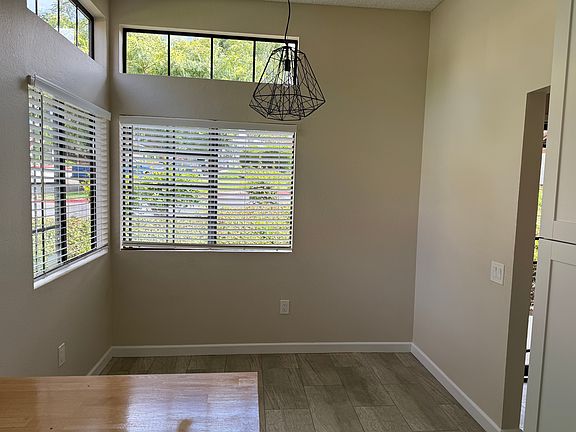 3rd image of 2814 Chatsworth Way