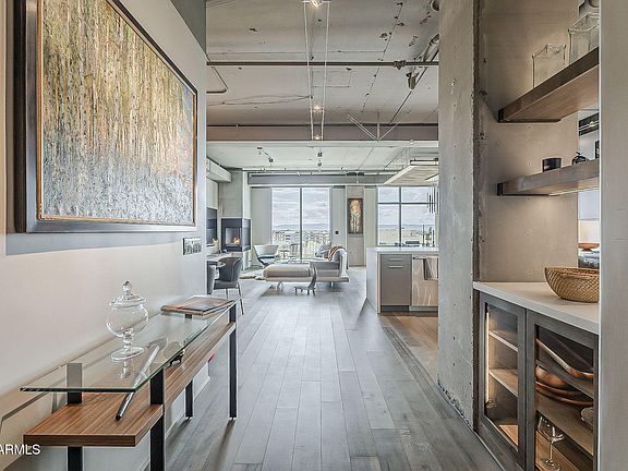 2nd image of 2211 E CAMELBACK Road #605