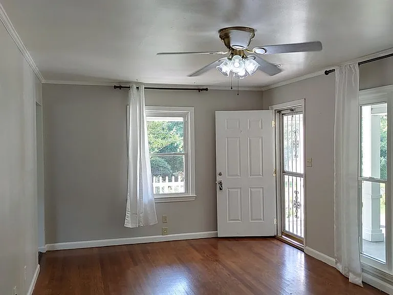 1390 Park Ave NW #A — Photo 6