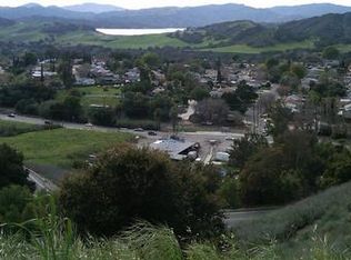 35 Del Valle St, Oak View, CA 93022