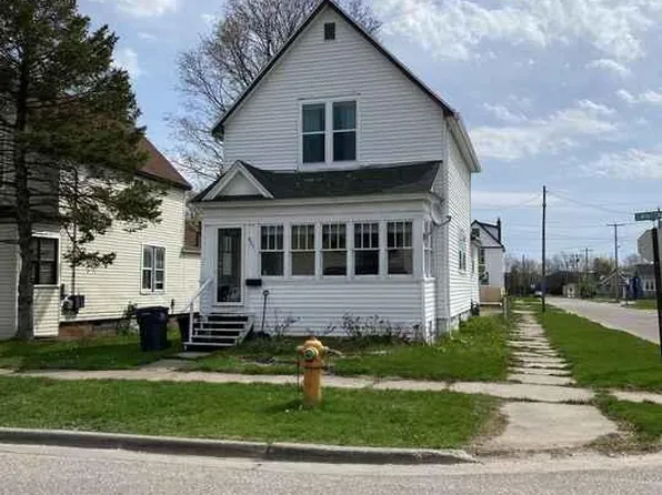 823 Swinton St, Sault Sainte Marie, MI 49783