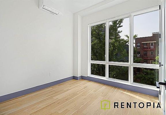 4th image of 209 Montrose Ave #2C