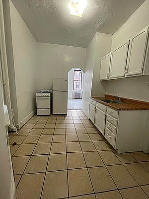 1st image of 221 E 32nd St APT 5